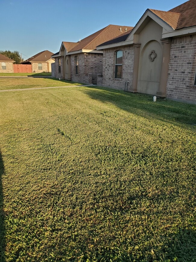 property at 705 W Emerald Dr