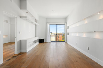 Versailles Apartments in Los Angeles, CA - Building Photo - Building Photo