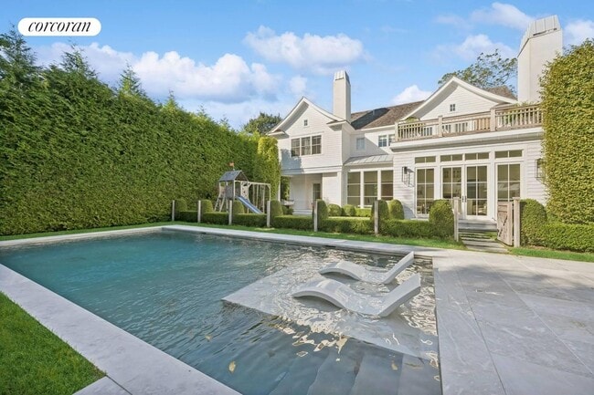 97 Dayton Ln in East Hampton, NY - Building Photo - Building Photo