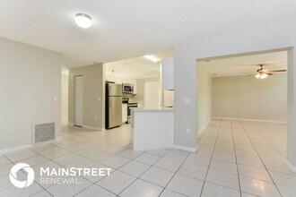 1679 April Ave in Deltona, FL - Foto de edificio - Building Photo