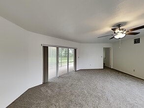 3266 SE Aster Ln in Stuart, FL - Building Photo - Building Photo