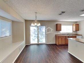 9307 Sunlit Pt in San Antonio, TX - Foto de edificio - Building Photo