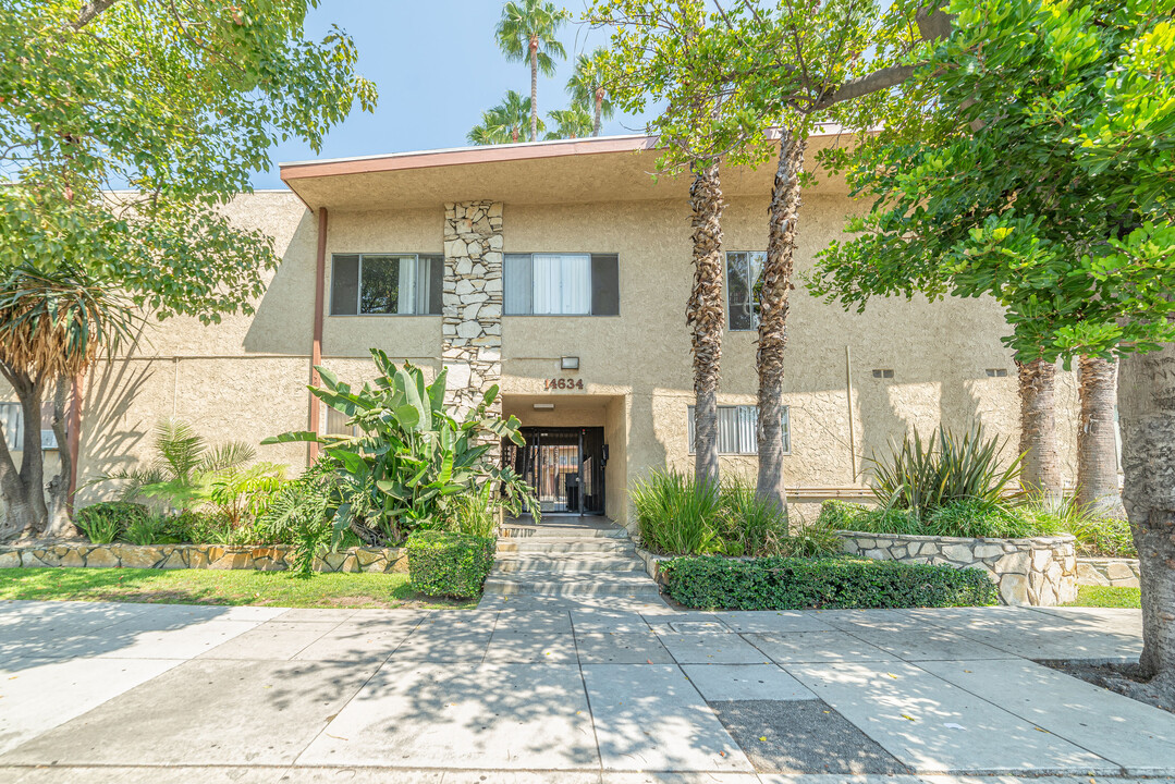 Pioneer Court Apartments in Norwalk, CA - Building Photo