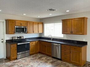 10500 E Mercer Ln in Scottsdale, AZ - Building Photo - Building Photo