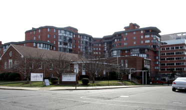 West View at Ballston Metro in Arlington, VA - Building Photo - Building Photo