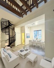 235 King St in Charleston, SC - Building Photo - Building Photo