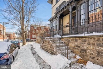 418 N 32nd St in Philadelphia, PA - Building Photo - Building Photo