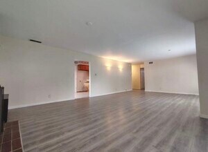 4417 A Pkwy in Sacramento, CA - Building Photo - Building Photo