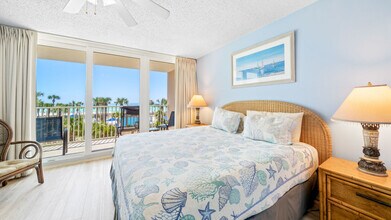 7205 Thomas Dr in Panama City Beach, FL - Building Photo - Building Photo