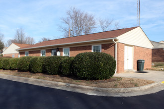 Cherry Hill Apartments in Winston-Salem, NC - Building Photo - Building Photo