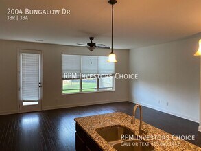 2004 Bungalow Dr in Thompson's Station, TN - Building Photo - Building Photo
