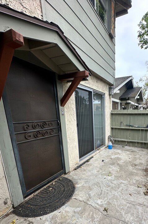 360 Obispo Ave in Long Beach, CA - Building Photo