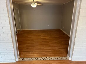 7932 Whitcomb St in Merrillville, IN - Building Photo - Building Photo