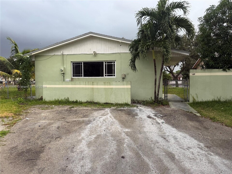 2974 NW 191st Terrace in Miami Gardens, FL - Foto de edificio