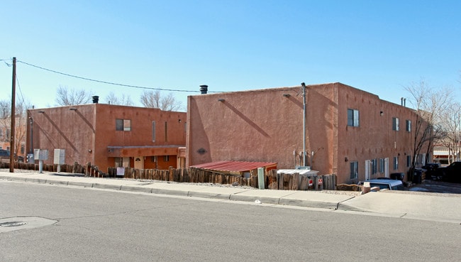 3505-3509 Lafayette Dr NE in Albuquerque, NM - Foto de edificio - Building Photo