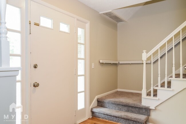 9649 Shalemar Dr in Pickerington, OH - Building Photo - Building Photo