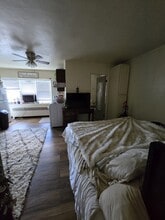 54 N Morris St, Unit 1 in Waynesburg, PA - Foto de edificio - Building Photo