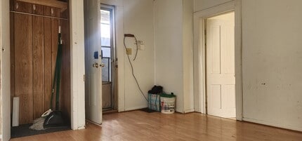 411 1st Ave S in Escanaba, MI - Building Photo - Building Photo