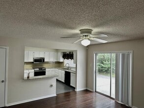 527 Queen Anne Dr in Slidell, LA - Building Photo - Building Photo