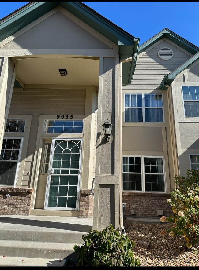 9935 E Hawaii Pl