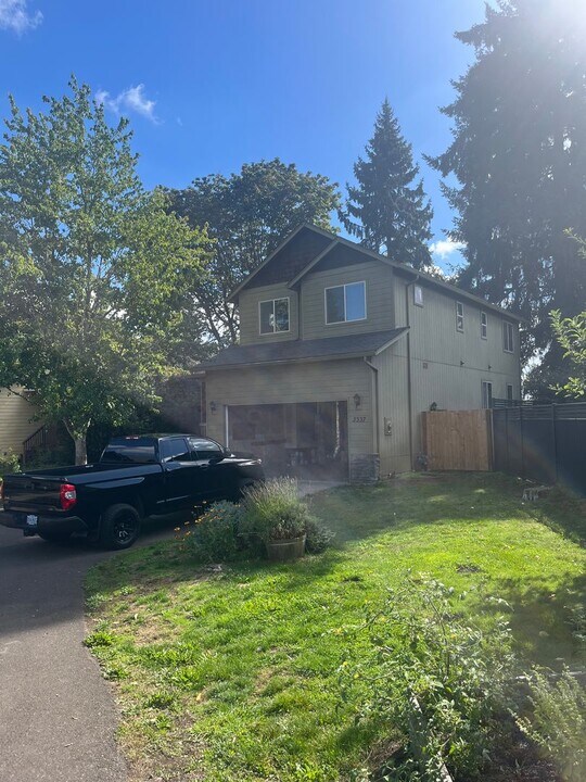 3337 Peregrine St in Eugene, OR - Building Photo
