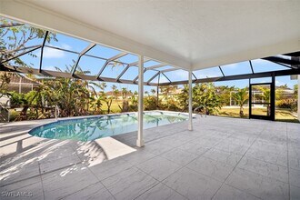 4520 SW 22nd Ave in Cape Coral, FL - Foto de edificio - Building Photo