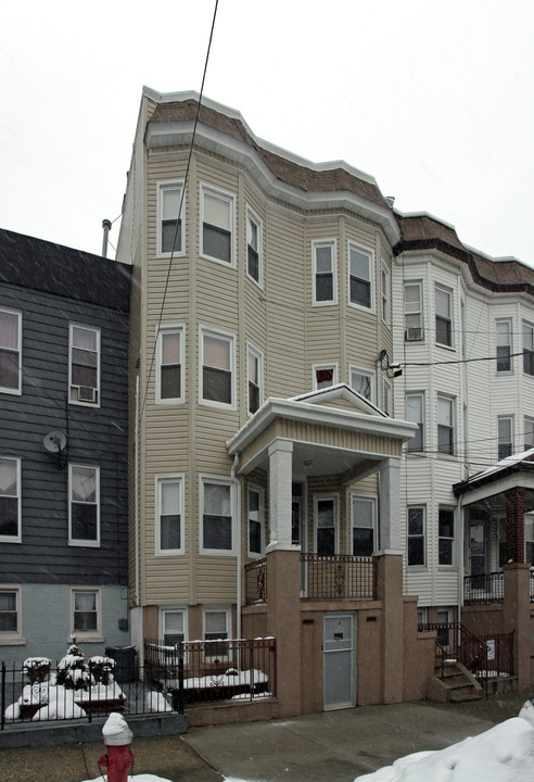 14 Paterson St in Jersey City, NJ - Building Photo