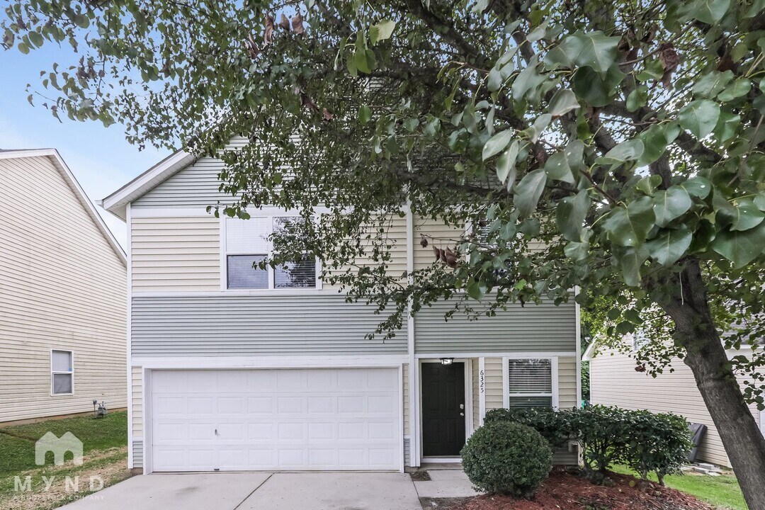 6325 McIntyre Ridge Dr in Charlotte, NC - Building Photo