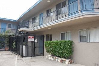 National-10300 in Los Angeles, CA - Building Photo - Building Photo