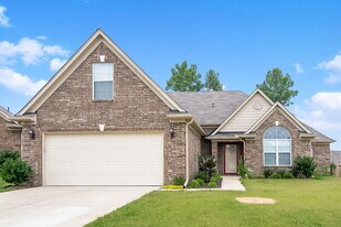 3835 Farm Pond Cove W in Southaven, MS - Building Photo