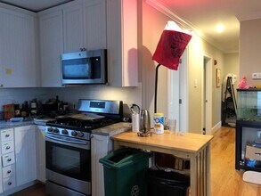 183 River St, Unit 2 in Cambridge, MA - Building Photo - Building Photo