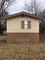 201 S Preston Rd in Burkburnett, TX - Building Photo