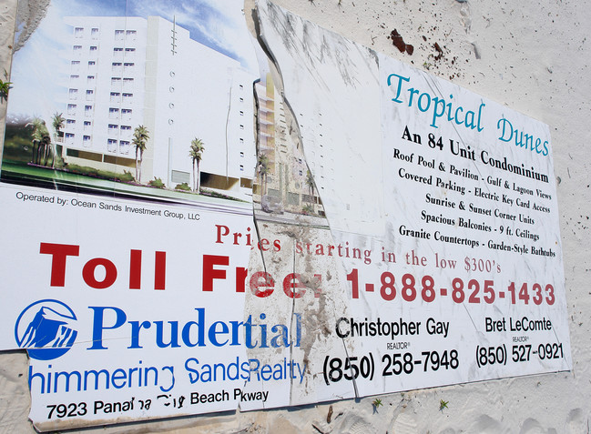 8010-8022 Thomas Dr in Panama City, FL - Foto de edificio - Building Photo