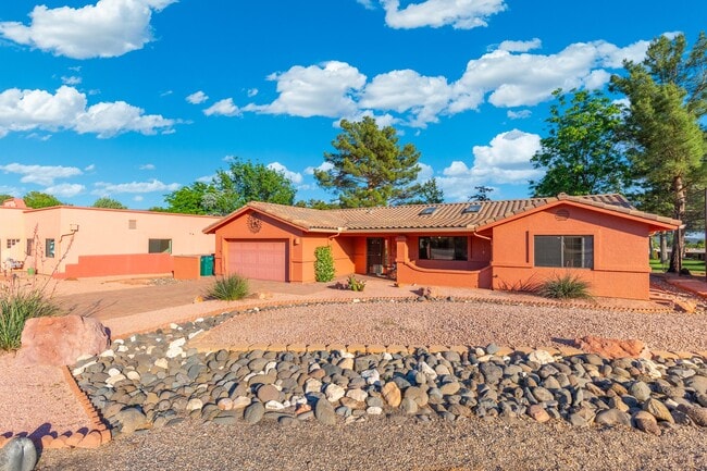 105 Chaparral Dr in Sedona, AZ - Building Photo - Building Photo