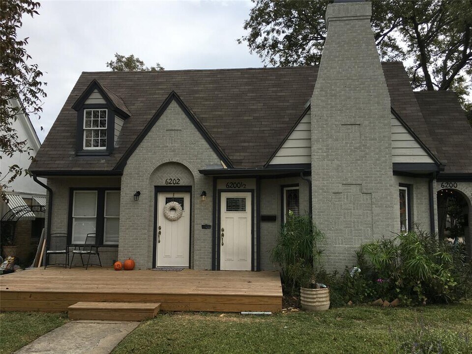 6200 Victor St-Unit -1/2 in Dallas, TX - Building Photo