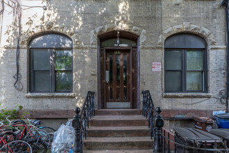 582 Morgan Ave in Brooklyn, NY - Building Photo - Building Photo