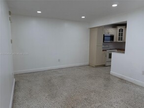 11437 SW 7th Terrace in Miami, FL - Building Photo - Building Photo