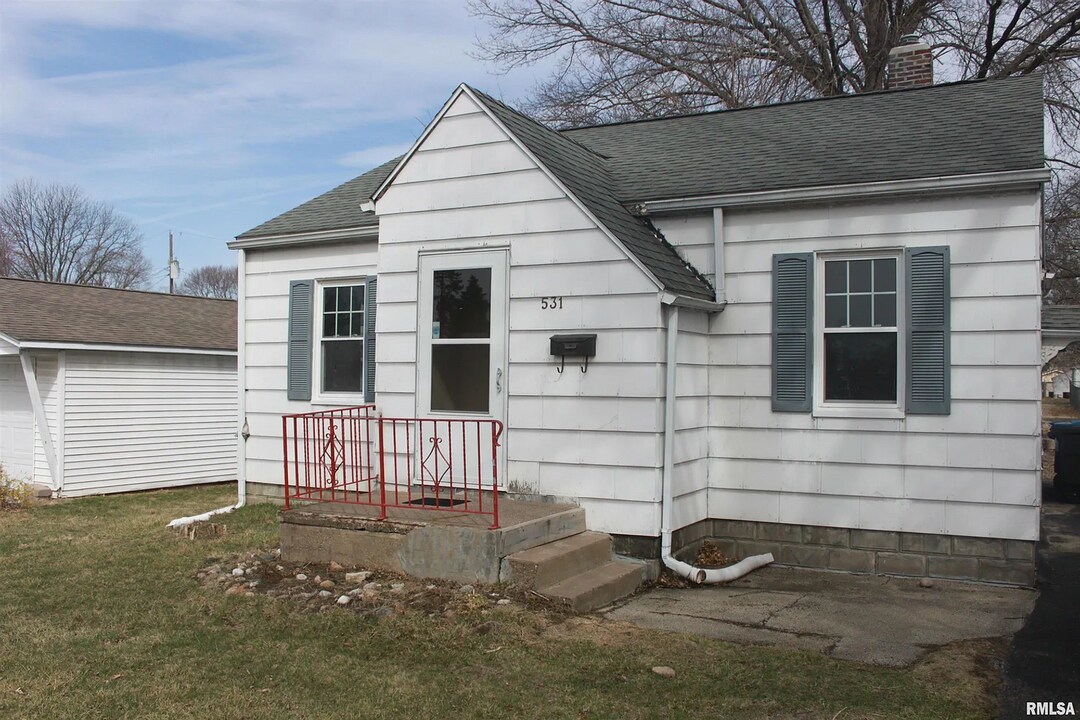 531 29th Ave in Moline, IL - Building Photo