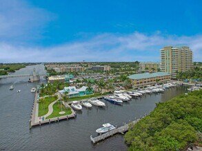 700 E Boynton Beach Blvd, Unit 405 in Boynton Beach, FL - Foto de edificio - Building Photo