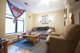 509 W Wrightwood Ave in Chicago, IL - Building Photo - Interior Photo