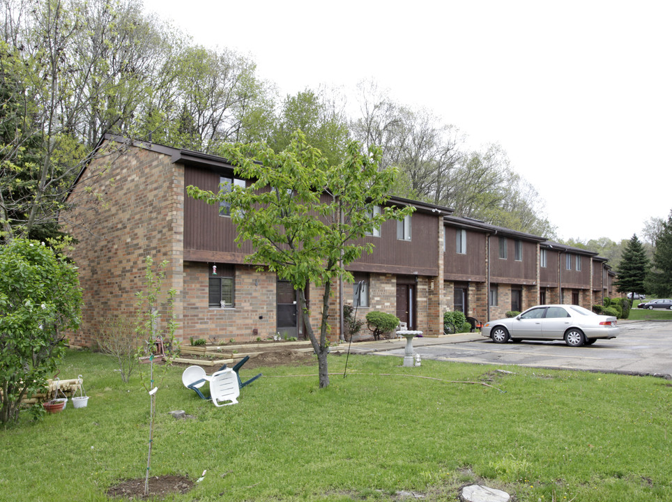 Valley Park in Turtle Creek, PA - Building Photo