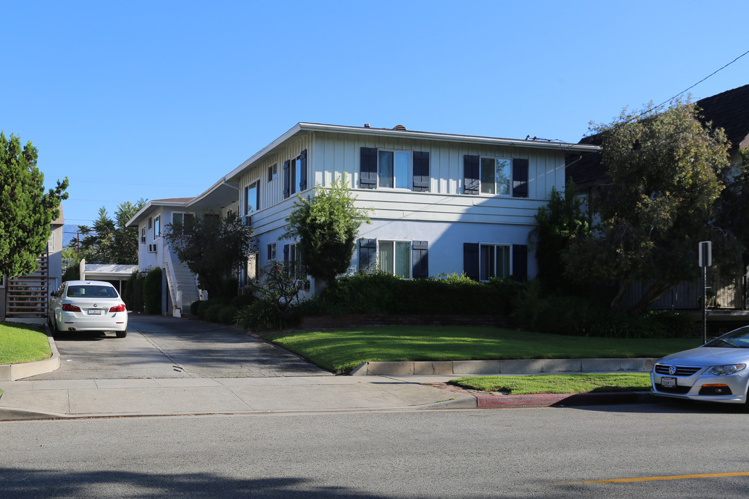 1211 E Lexington Dr in Glendale, CA - Building Photo