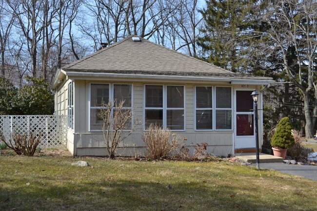 property at 471 Sicomac Ave