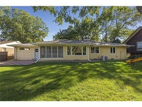 4222 Basswood Rd in Minneapolis, MN - Building Photo - Building Photo