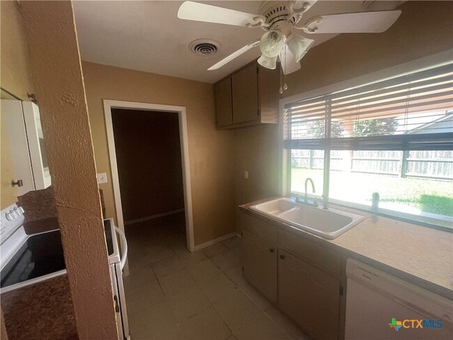 301 Richmond Rd in Victoria, TX - Building Photo - Building Photo