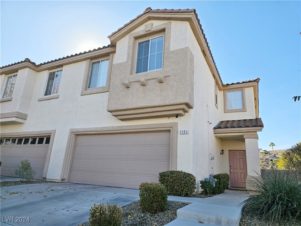 1131 Scenic Crest Dr in Henderson, NV - Building Photo