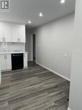 24 Cole Ave in Bowmanville, ON - Building Photo - Building Photo