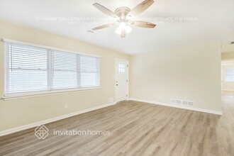 2365 Shamrock Dr in Decatur, GA - Building Photo - Building Photo