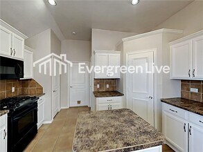 16621 La Paloma Lane in Edmond, OK - Building Photo - Building Photo