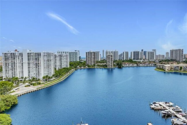 2750 NE 183rd St, Unit 1910 in Aventura, FL - Foto de edificio - Building Photo